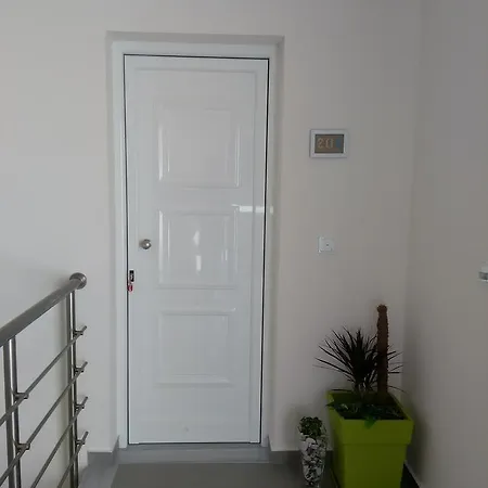 Aparthotel Fevronia's *