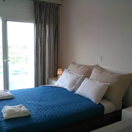 Aparthotel Fevronia's *