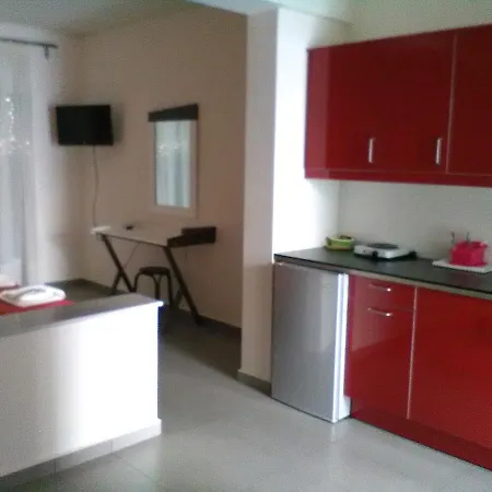 Aparthotel Fevronia's *